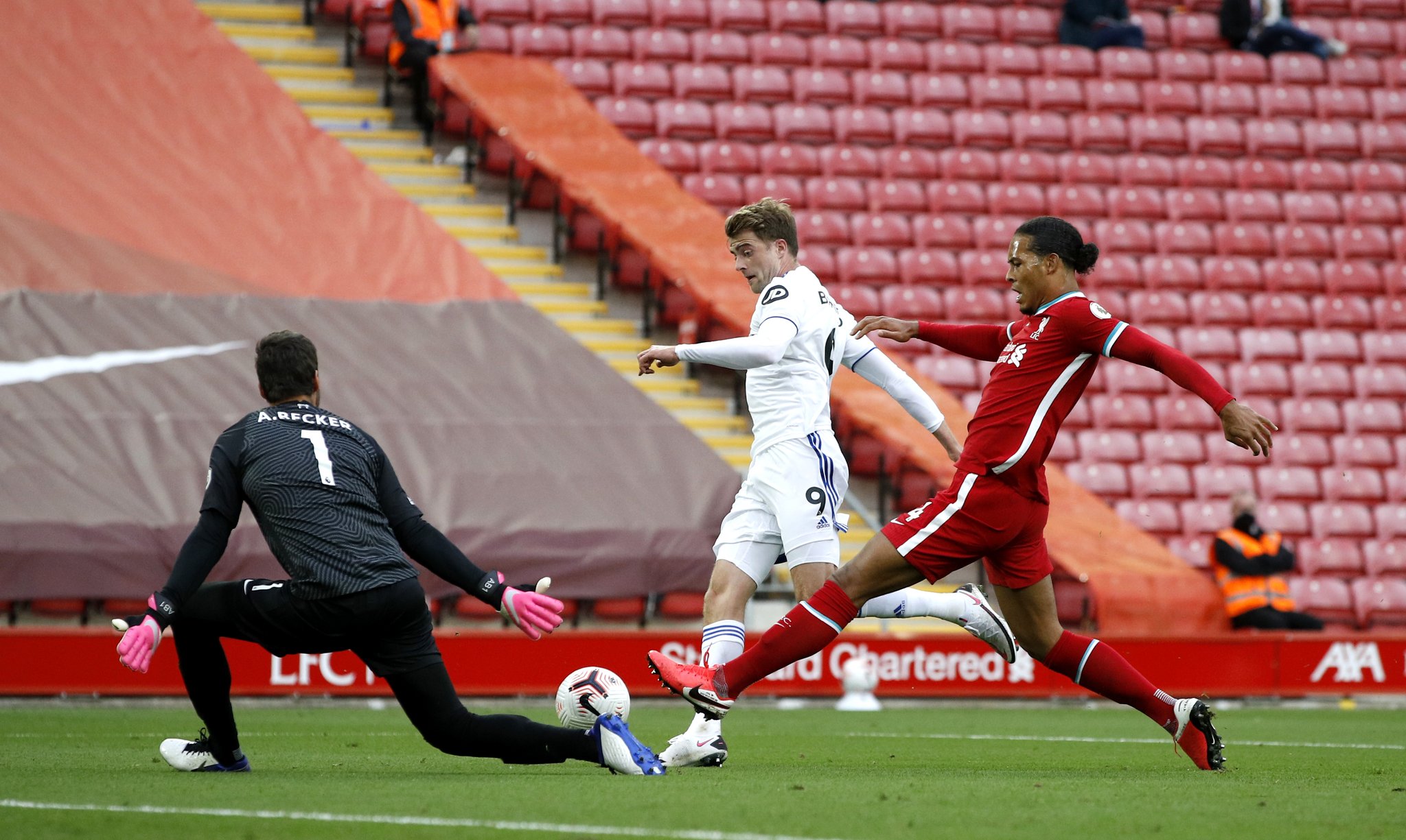 表现出的一 表现出的一